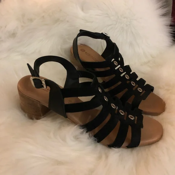 NEW Black suede Misty style Eric Michael heels - Picture 2 of 6